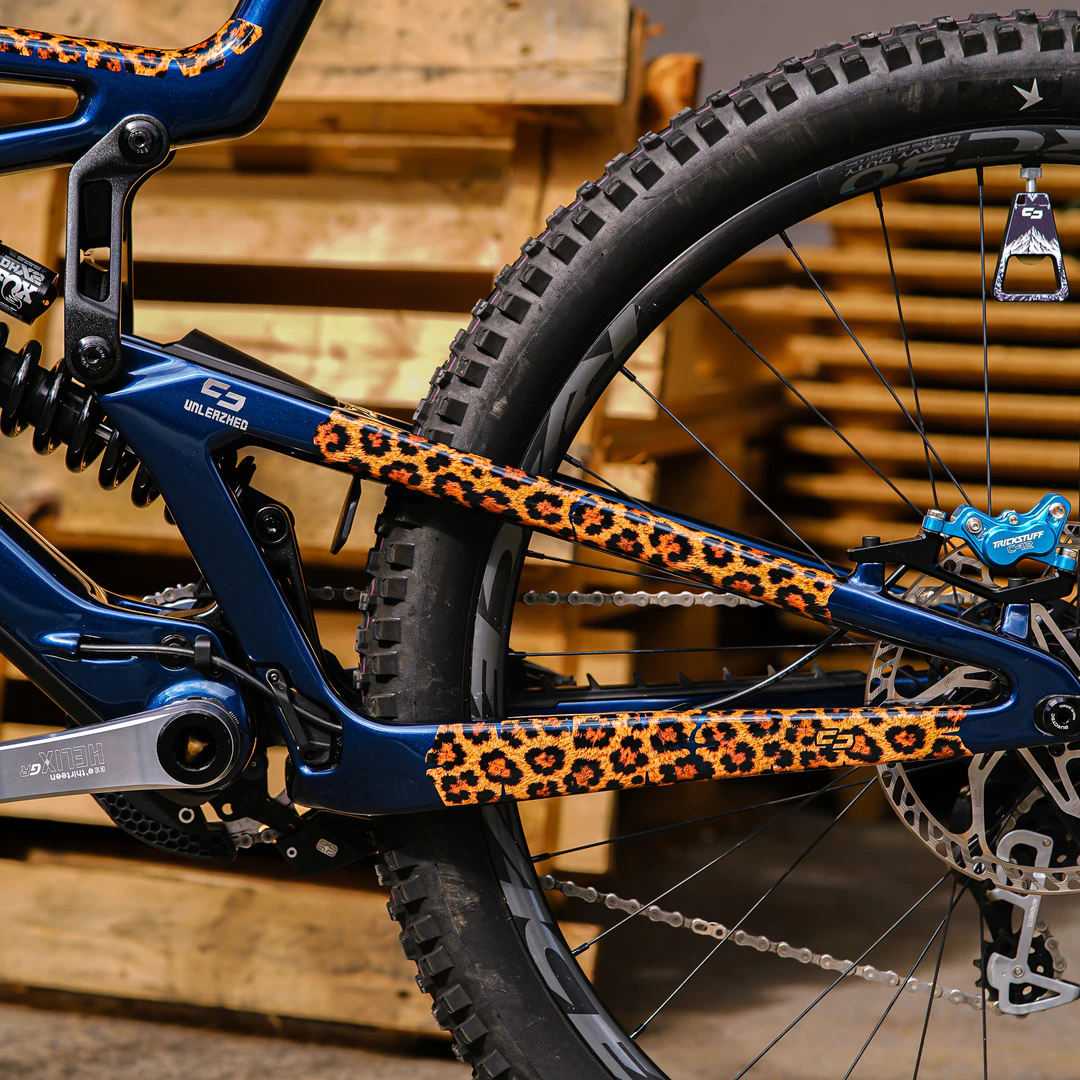 Frame Protection XXL matt Ride Hard black - unleazhed, Mountainbike, Fahrradrahmen, Leopardenmuster, Dunkelblau, Stollenreifen