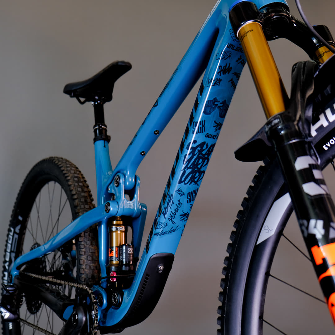 unleazhed - BP01 frame edition Downhill24 black glossy XXL