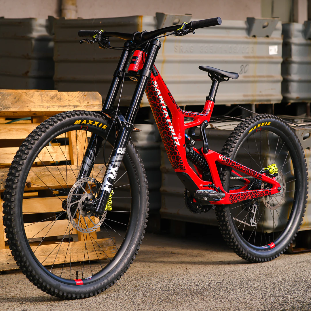 Frame Protection XXL matt Ride Hard white - unleazhed, Downhill-Mountainbike, Vollgefedert, Rot-schwarz, Stollenreifen, Scheibenbremsen