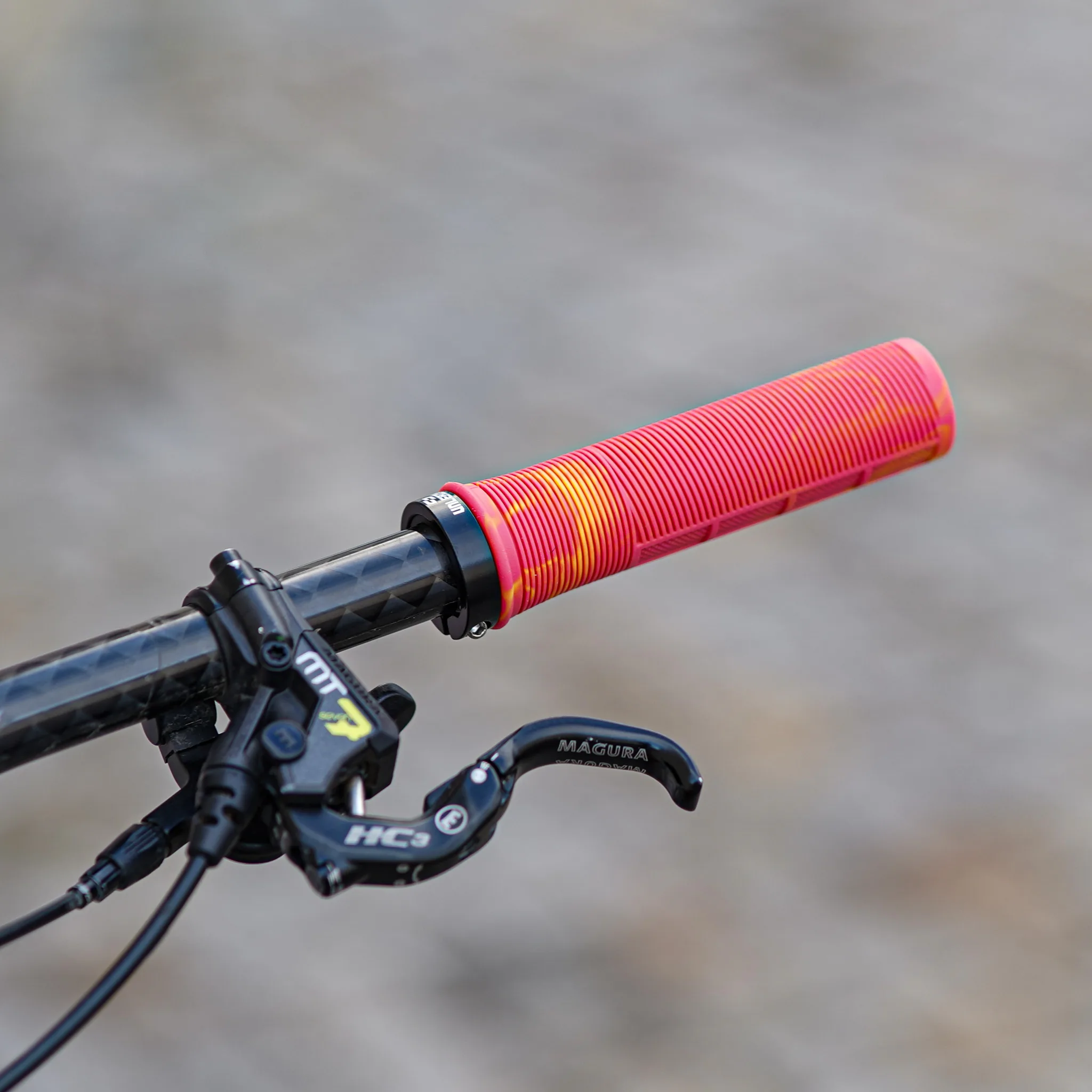MTB Griffe G1 - Pink Yellow - Unleazhed MTB Griffe G1 - Pink Yellow - Unleazhed
