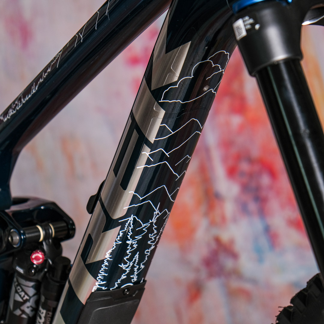 Bundle Bike Protection + Bio Coffee - Jasper Jauch Edition Forest white glänzend Bundle Bike Protection + Bio Coffee - Jasper Jauch Edition Forest white glänzend