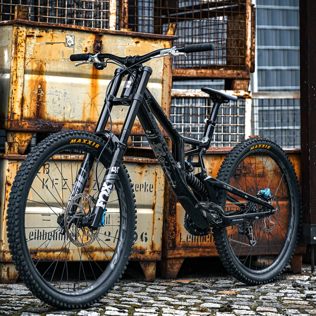 Frame Protection XXL glossy runes of shred white - unleazhed Frame Protection XXL matt runes of shred white - unleazhed