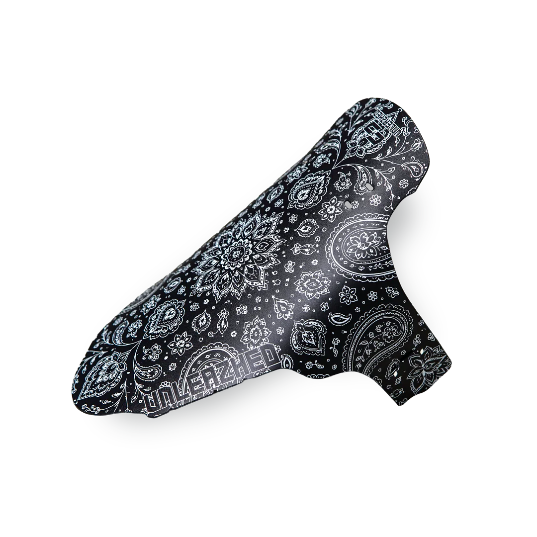 Mudguard M01 The Bandana - Unleazhed, Satteldecke, schwarz-weiß, Paisleymuster, Ornamentmuster