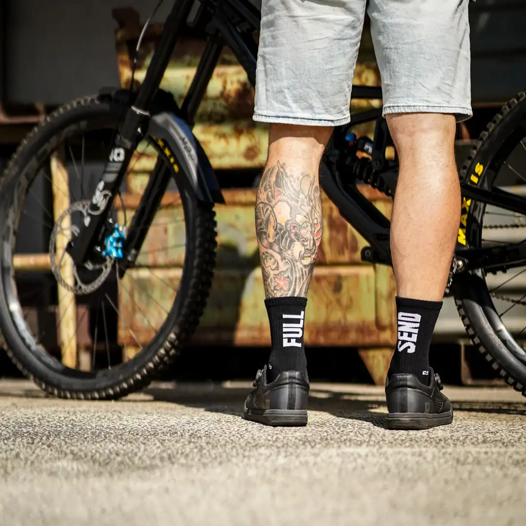 MTB Socks snazy white-red - Unleazhed 1 MTB Socks snazy bundle black-white + black-red + white-black + white-red - Unleazhed