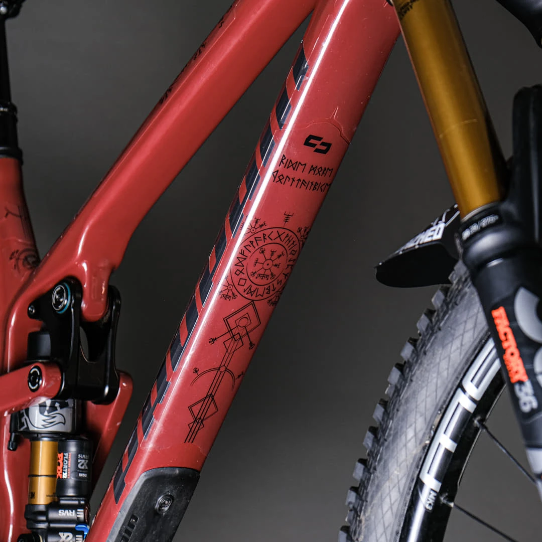 Rahmenschutzfolie XXL matt runes of shred black - unleazhed