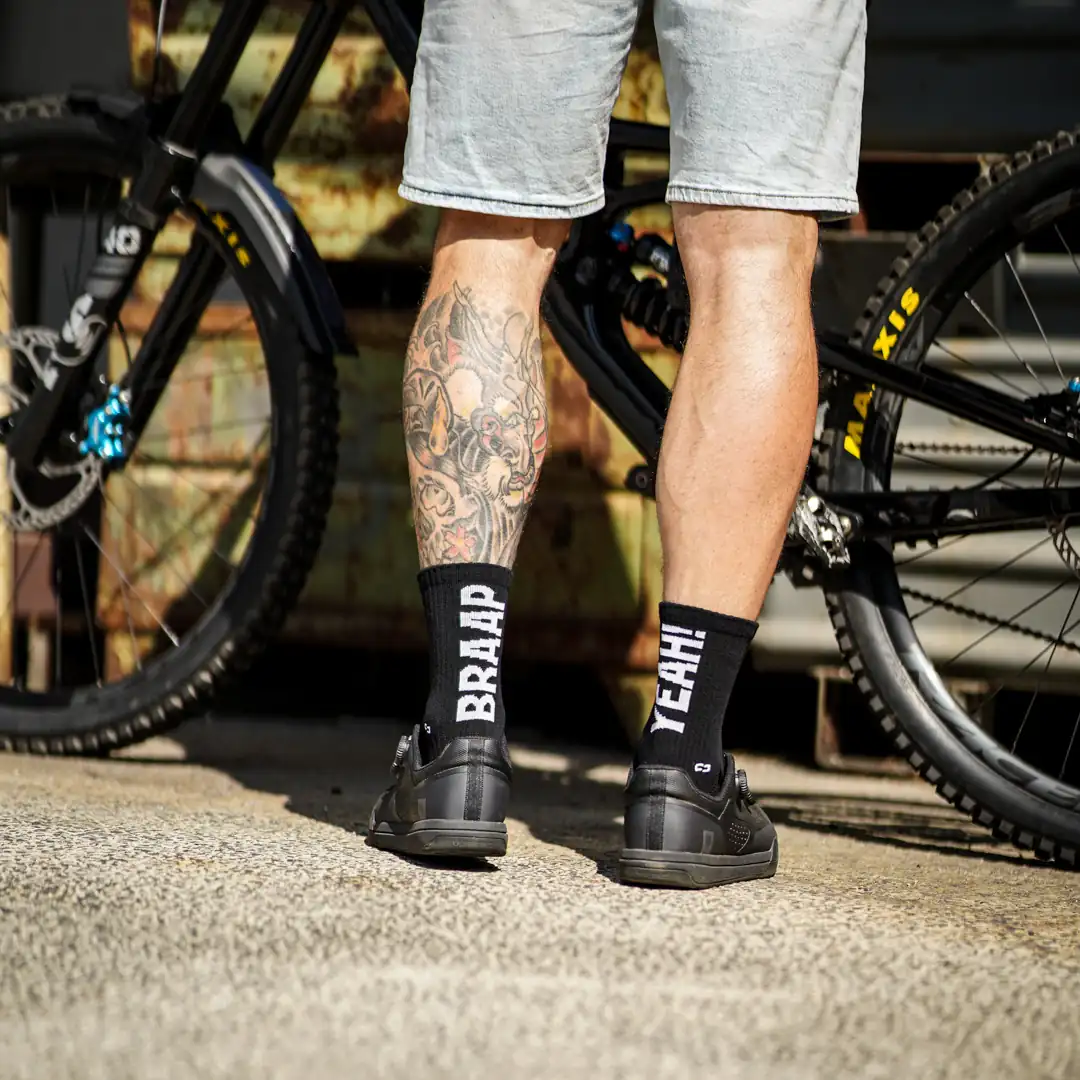 MTB Socks snazy white-red - Unleazhed 1 MTB Socks snazy bundle black-white + black-red + white-black + white-red - Unleazhed