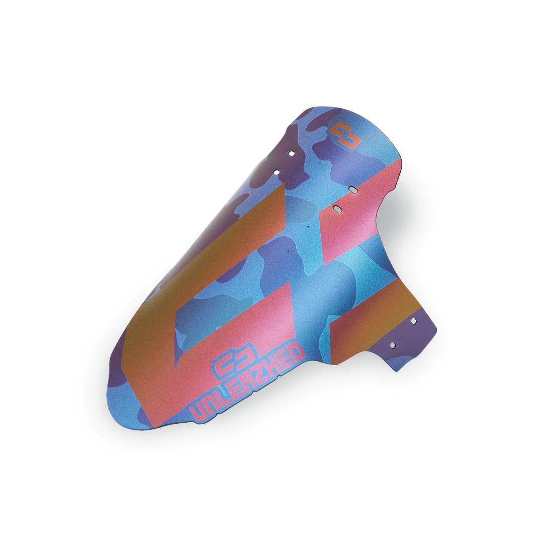 unleazhed - M01 flipflop camo, Fahrradsattel, Kunststoff, Camouflage-Muster, Blau und Rosa, Schwarzer Rand