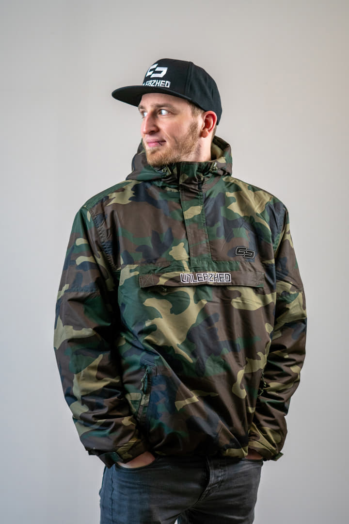 WB01 logo camo